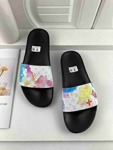 Picture of LV Slippers _SKU658984717622015